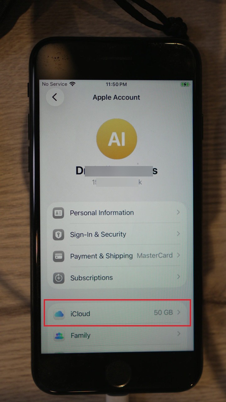 Apple Account screen with iCloud highlighted